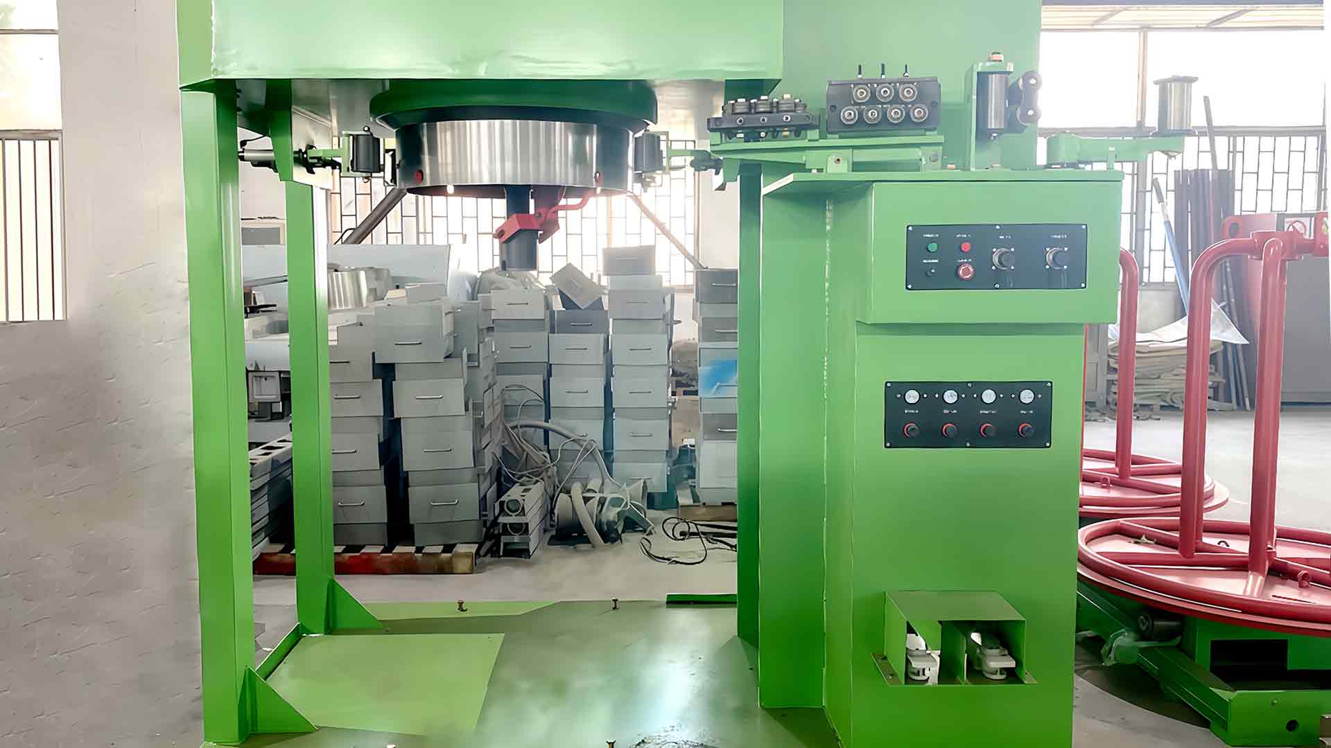 Quomodo aqua Tank Wire Tractus Machina filum superficiei defectus administrat sicut exasperat, oxidatio, vel Micro-rimas in processu extractionis?